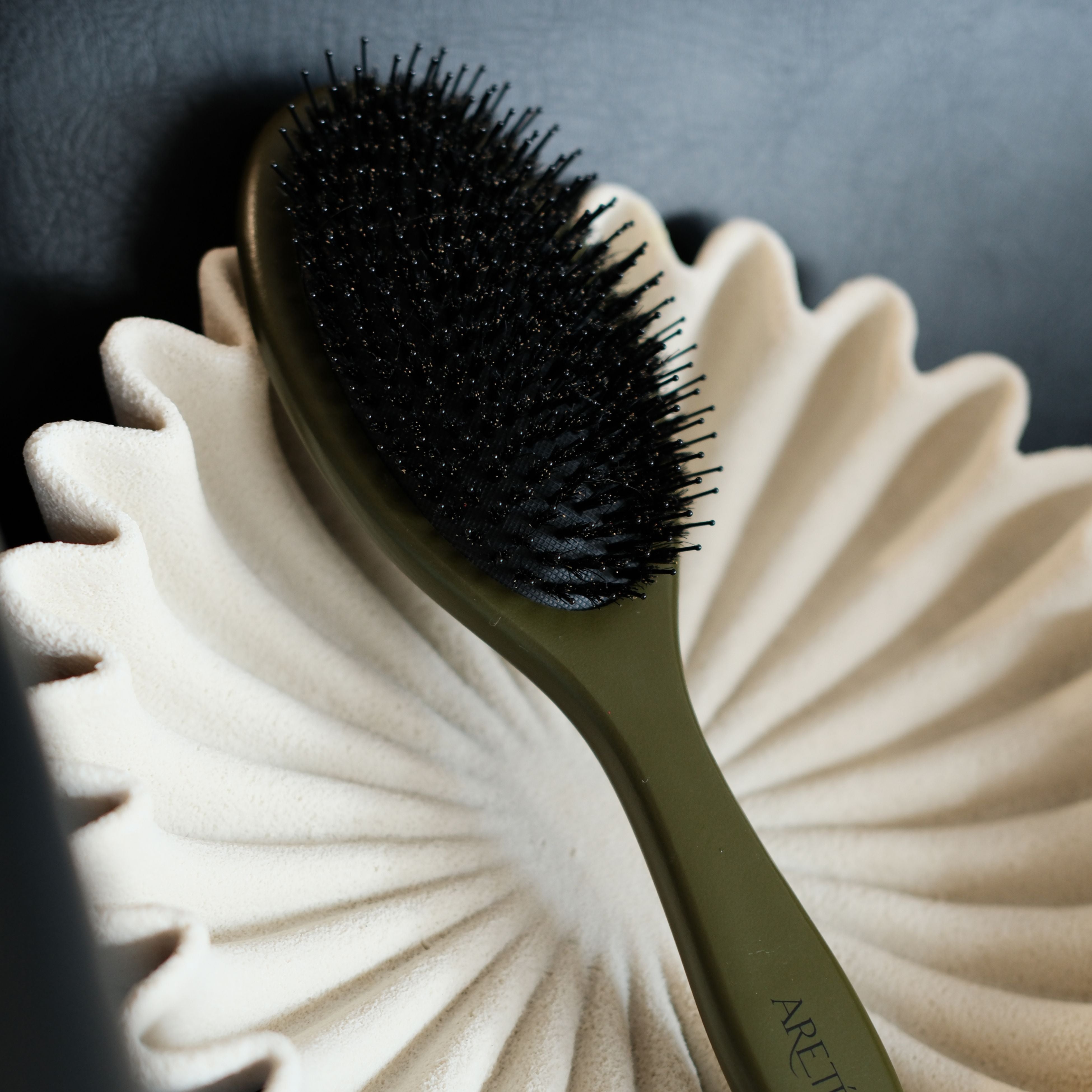 aret luminist smoothing detangling brush for shine