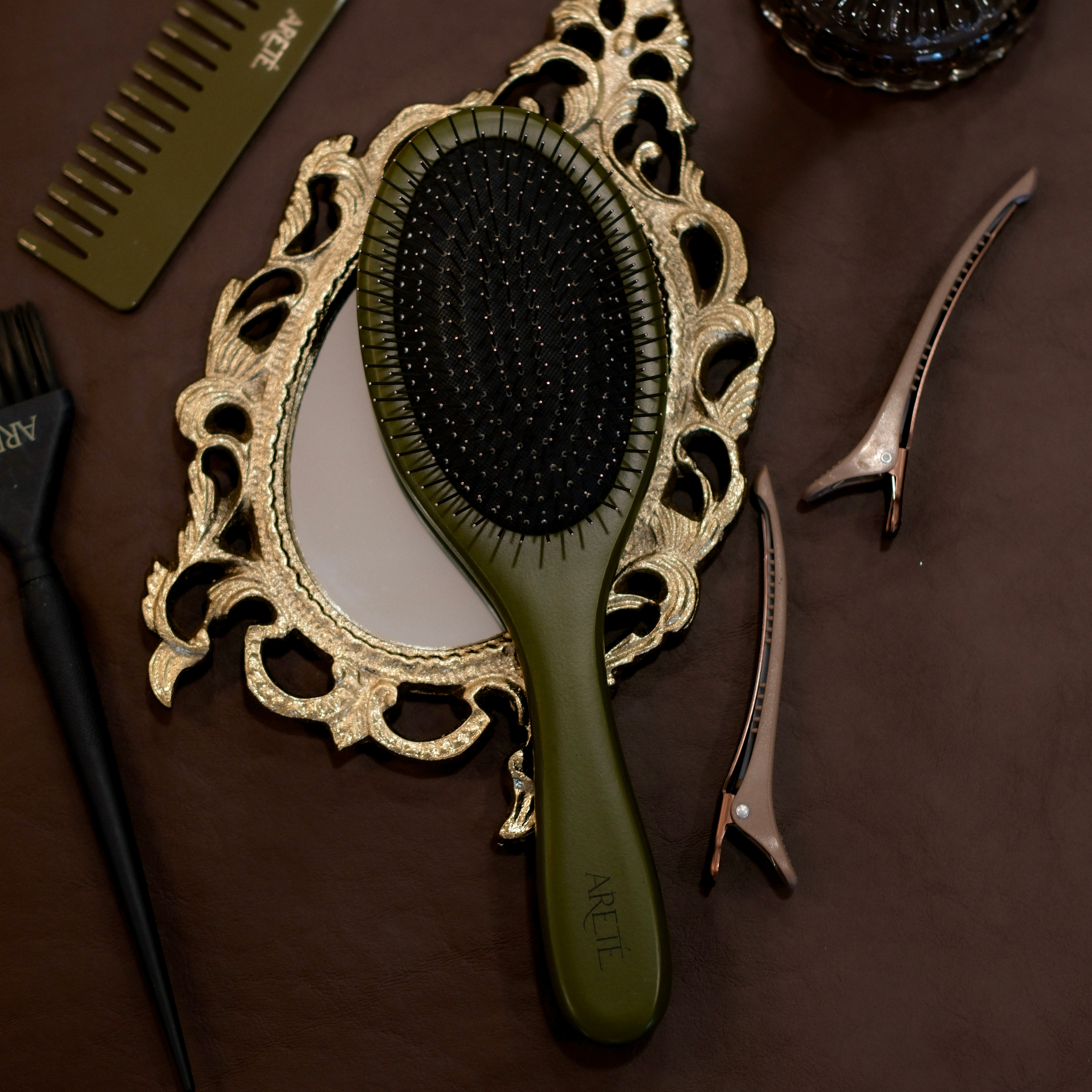 aret ritualist stimulating detangling brush for hair care